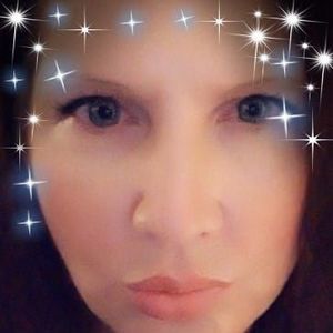 Meet your Posher, Angie